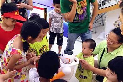 全城警戒 機器人來襲 端午兒童雙節(jié)，銀川機器人總動員等你來，美團支付便捷體驗